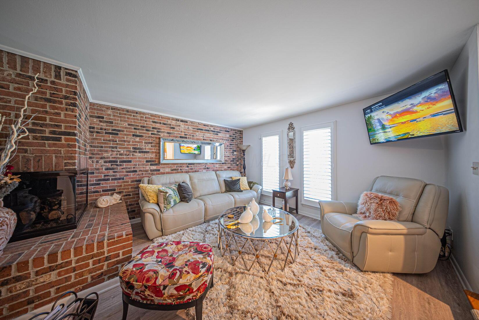 3600 Reed Road, Unit 16 Columbus, OH 43220 - Photo 5 of 45 7-web-or-mls-Maria Milligan - 3600 Reed