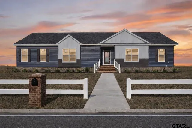 $389,900 | 4033 Rolling Lane, Greenville, TX 75401