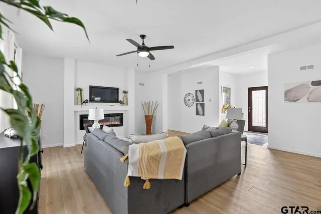 $389,900 | 4033 Rolling Lane, Greenville, TX 75401