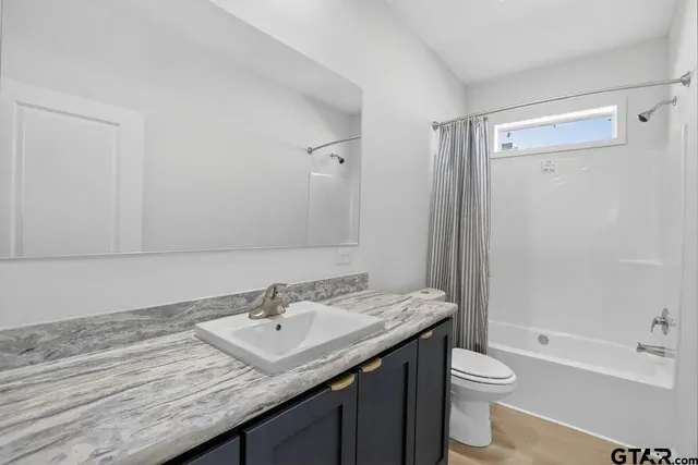 $389,900 | 4033 Rolling Lane, Greenville, TX 75401