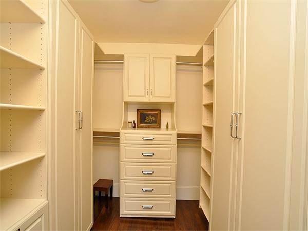 36 Rutland Square Boston, MA 02118 - Photo 13 of 22 a bathroom with a shower and a sink