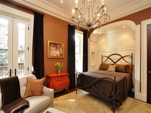 36 Rutland Square Boston, MA 02118 - Photo 10 of 22 a bedroom with furniture and wooden floor