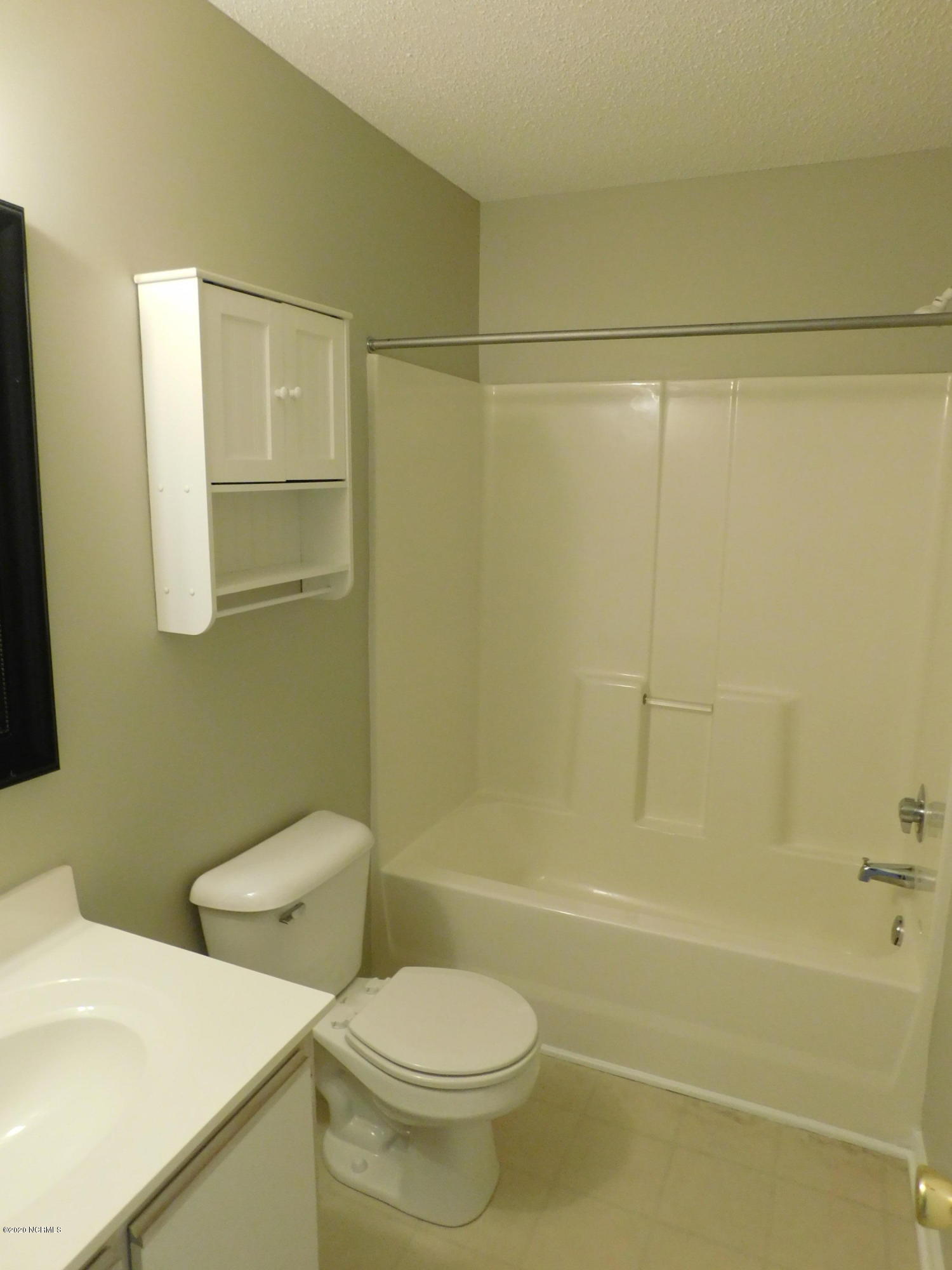 203 Spring Meadow Circle Jacksonville, NC 28546 - Photo 6 of 9 Bathroom 2