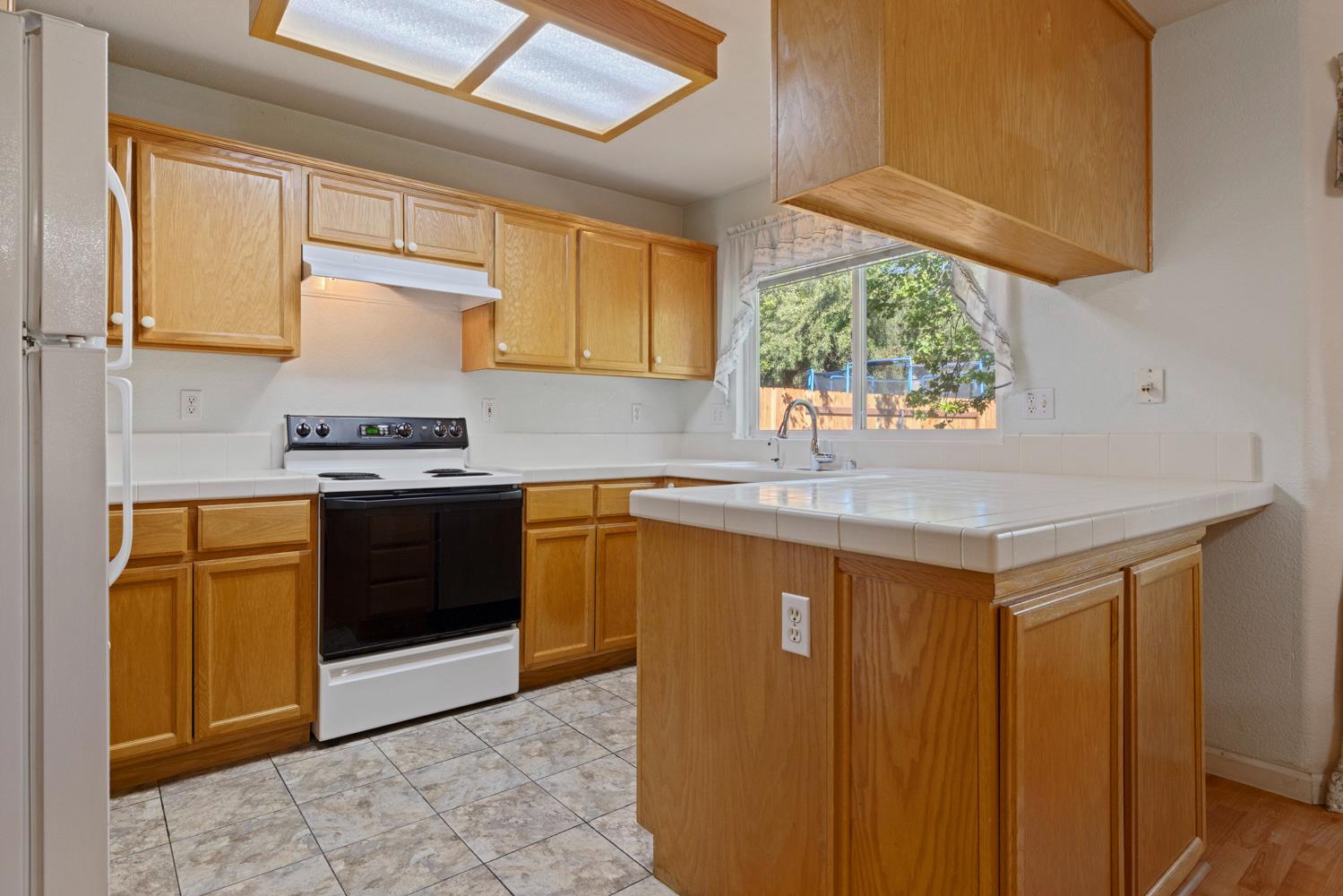 2223 Shire Way Turlock, CA 95380 - Photo 11 of 28