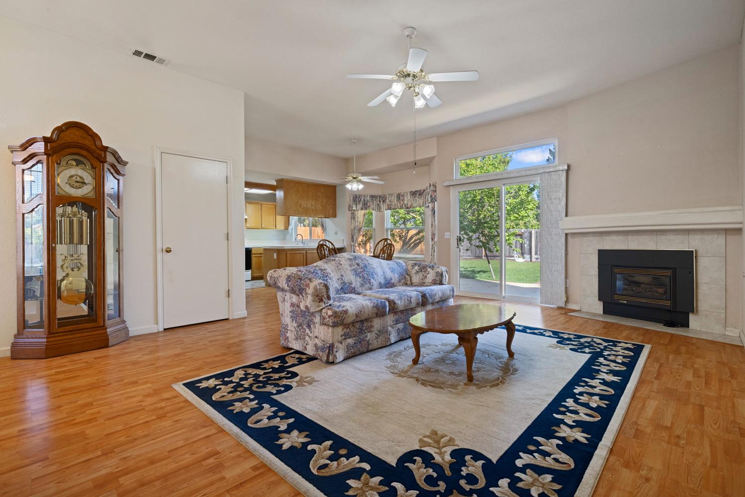 2223 Shire Way Turlock, CA 95380 - Photo 8 of 28