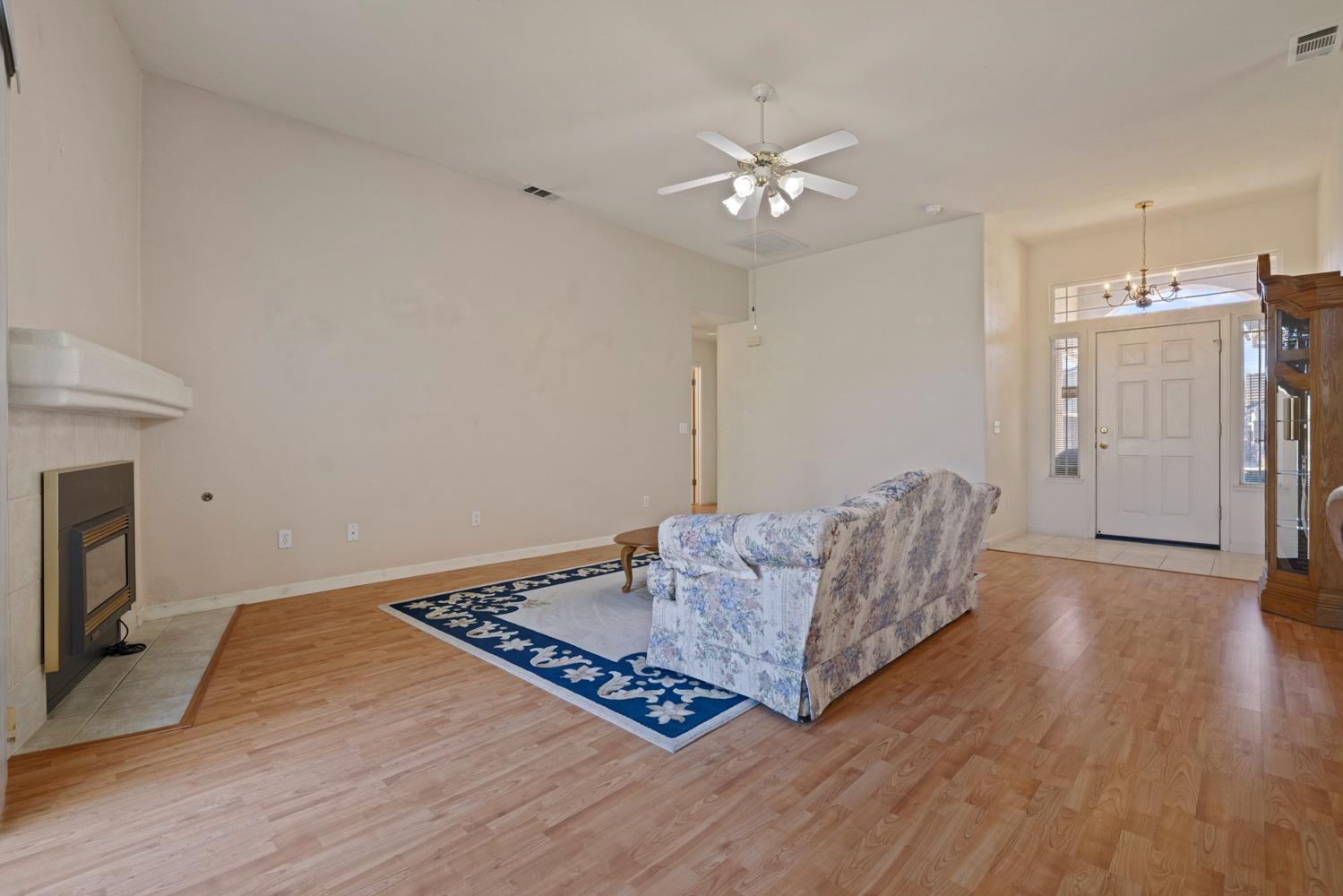 2223 Shire Way Turlock, CA 95380 - Photo 9 of 28