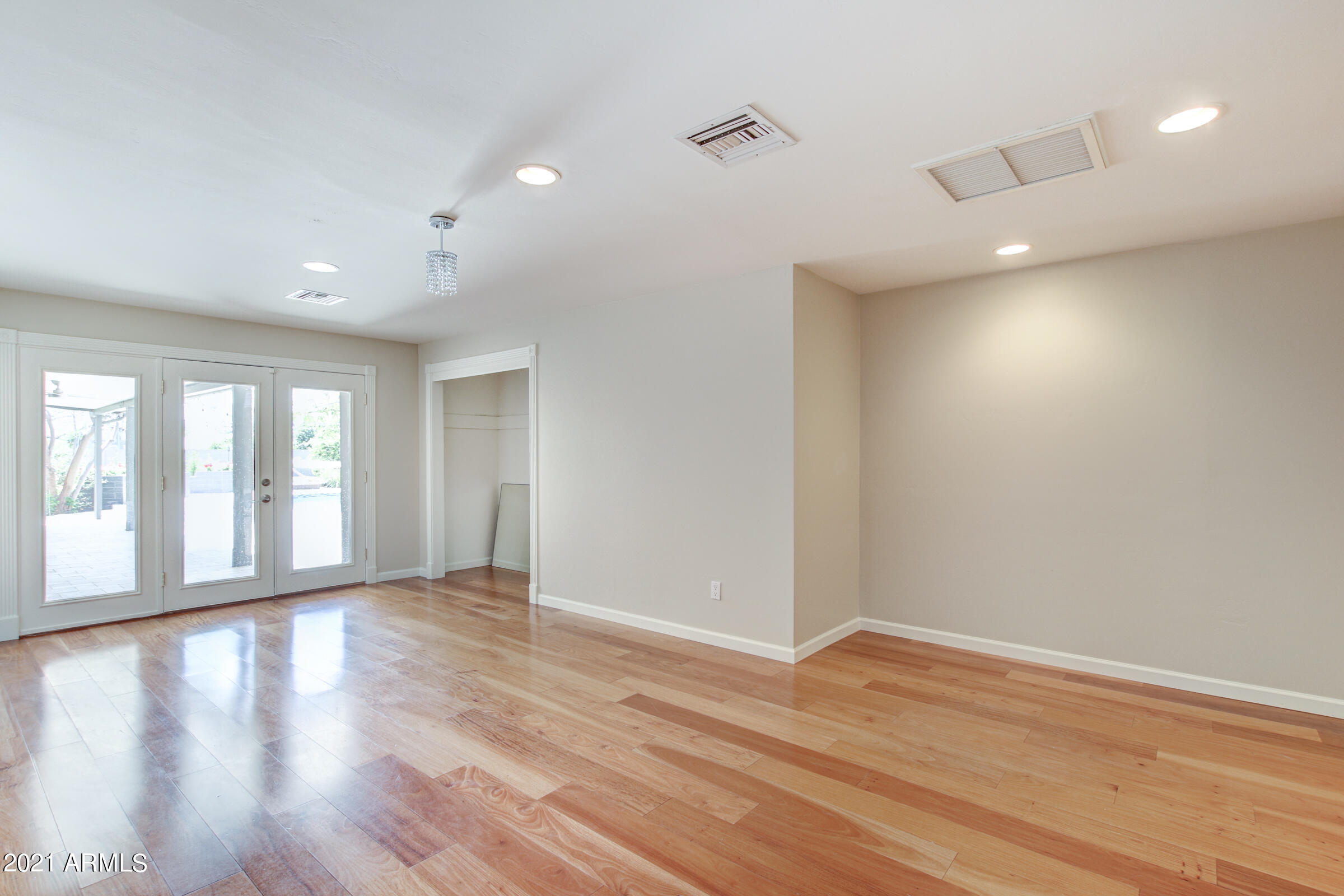 4437 East Osborn Road Phoenix, AZ 85018 - Photo 33 of 69 4437 E Osborn Rd-19
