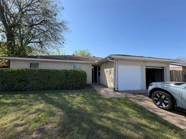 $240,000 | 517 Annapolis Drive, Fort Worth, TX 76108