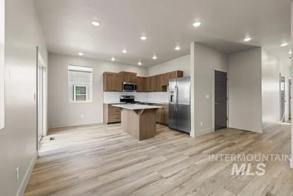 $1,800,000 | 701 East Bates Avenue, Parma, ID 83660