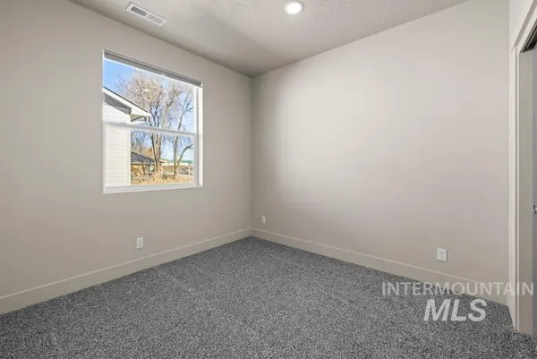 $1,800,000 | 701 East Bates Avenue, Parma, ID 83660