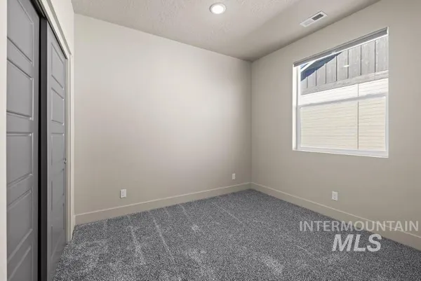 $1,800,000 | 701 East Bates Avenue, Parma, ID 83660