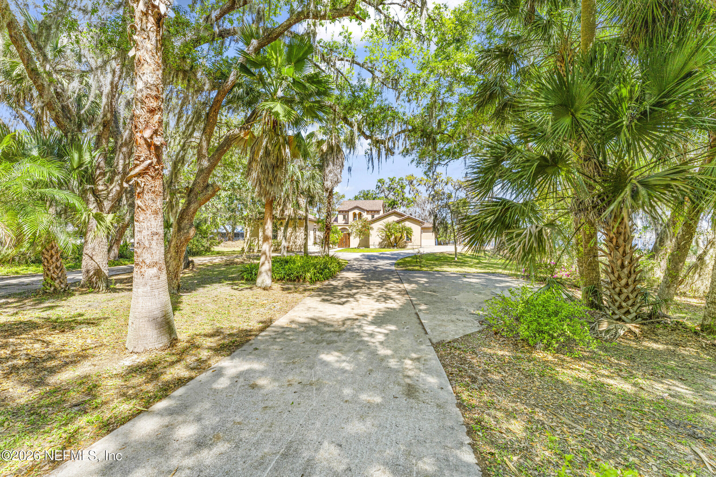 530 Clifton Road Crescent City, FL 32112 - Photo 5 of 69 Driveway