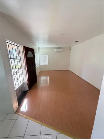 a view of entryway with livingroom