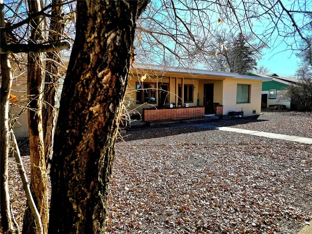 front view of house with a yard