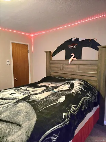 a view of a ceiling fan