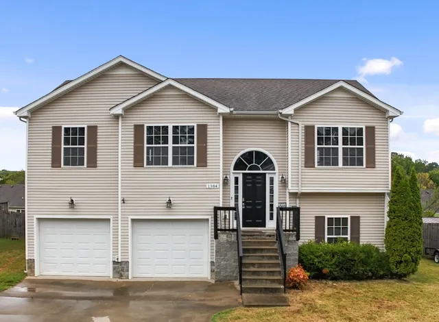 $1,950 | 1384 Constitution Drive, Clarksville, TN 37042