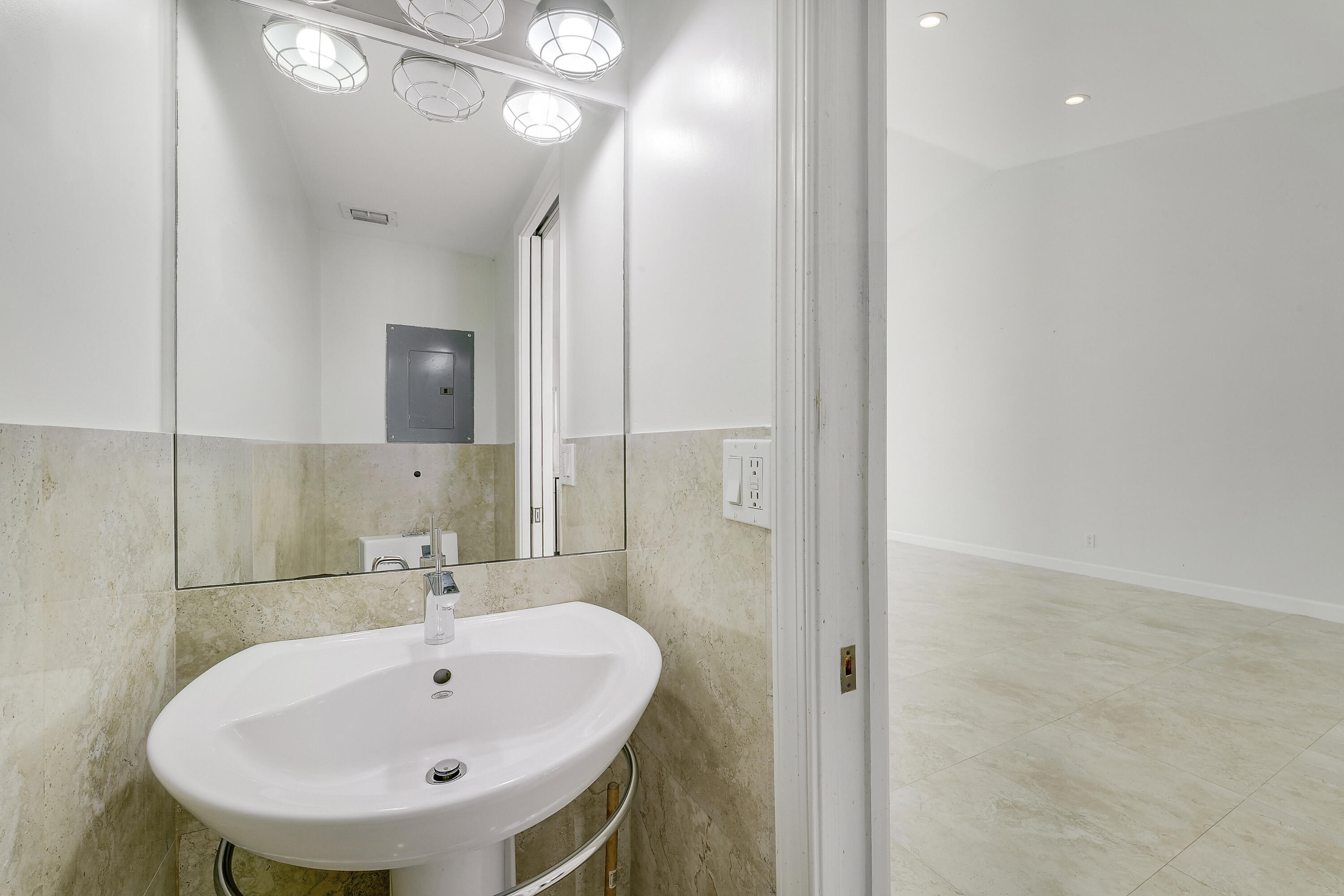3703 Mykonos Court Boca Raton, FL 33487 - Photo 31 of 48 House-29
