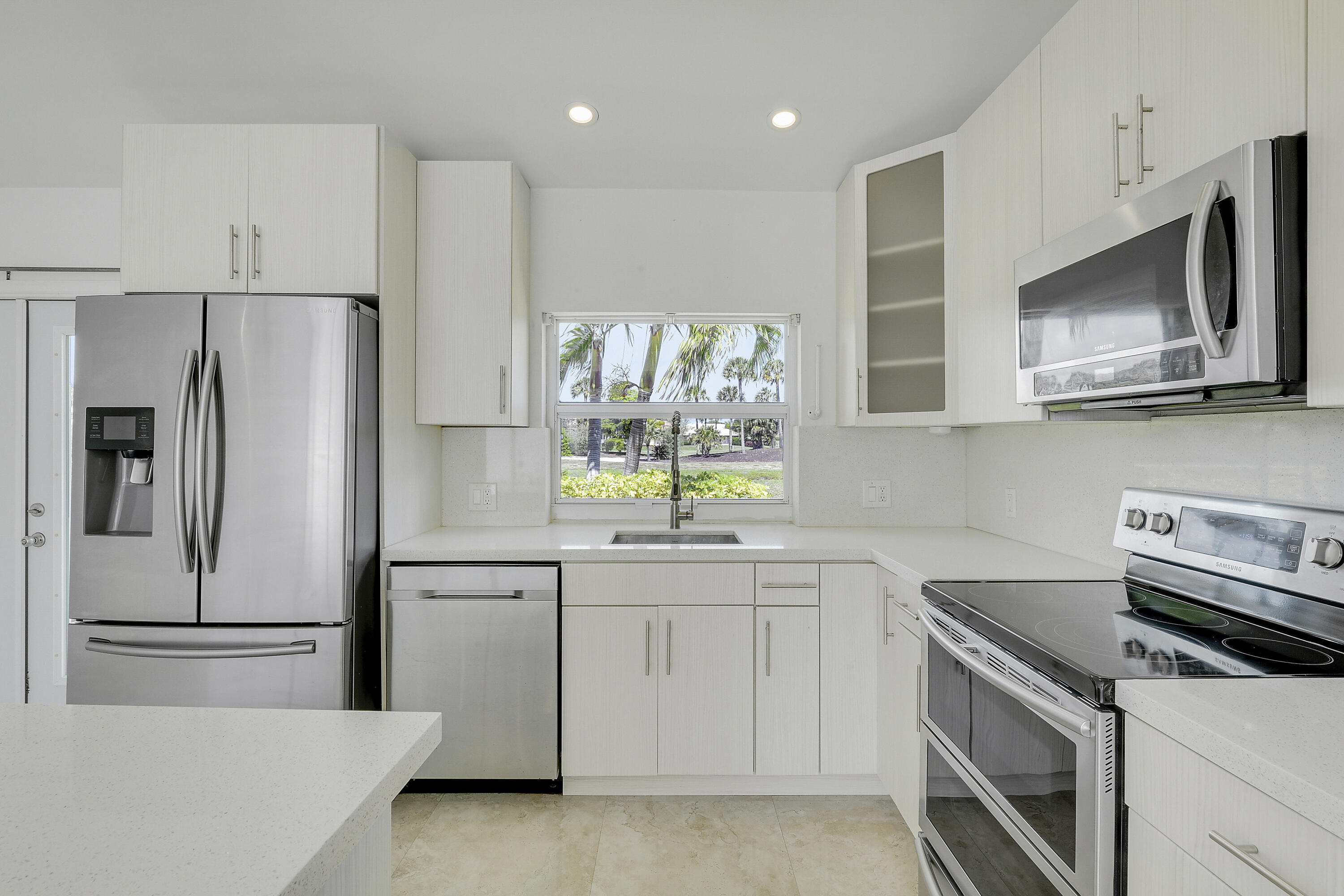 3703 Mykonos Court Boca Raton, FL 33487 - Photo 5 of 48 House-27