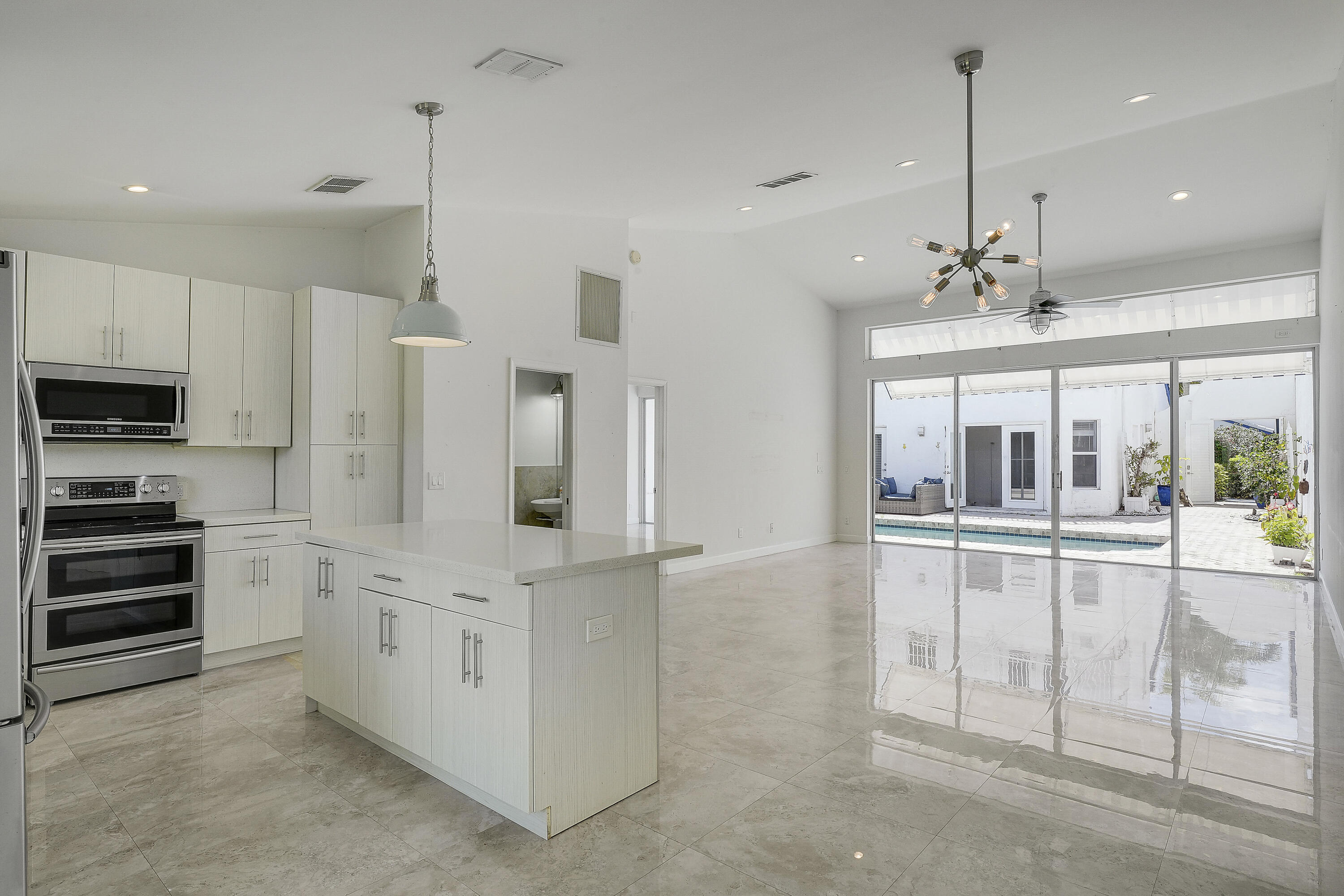 3703 Mykonos Court Boca Raton, FL 33487 - Photo 6 of 48 House-26