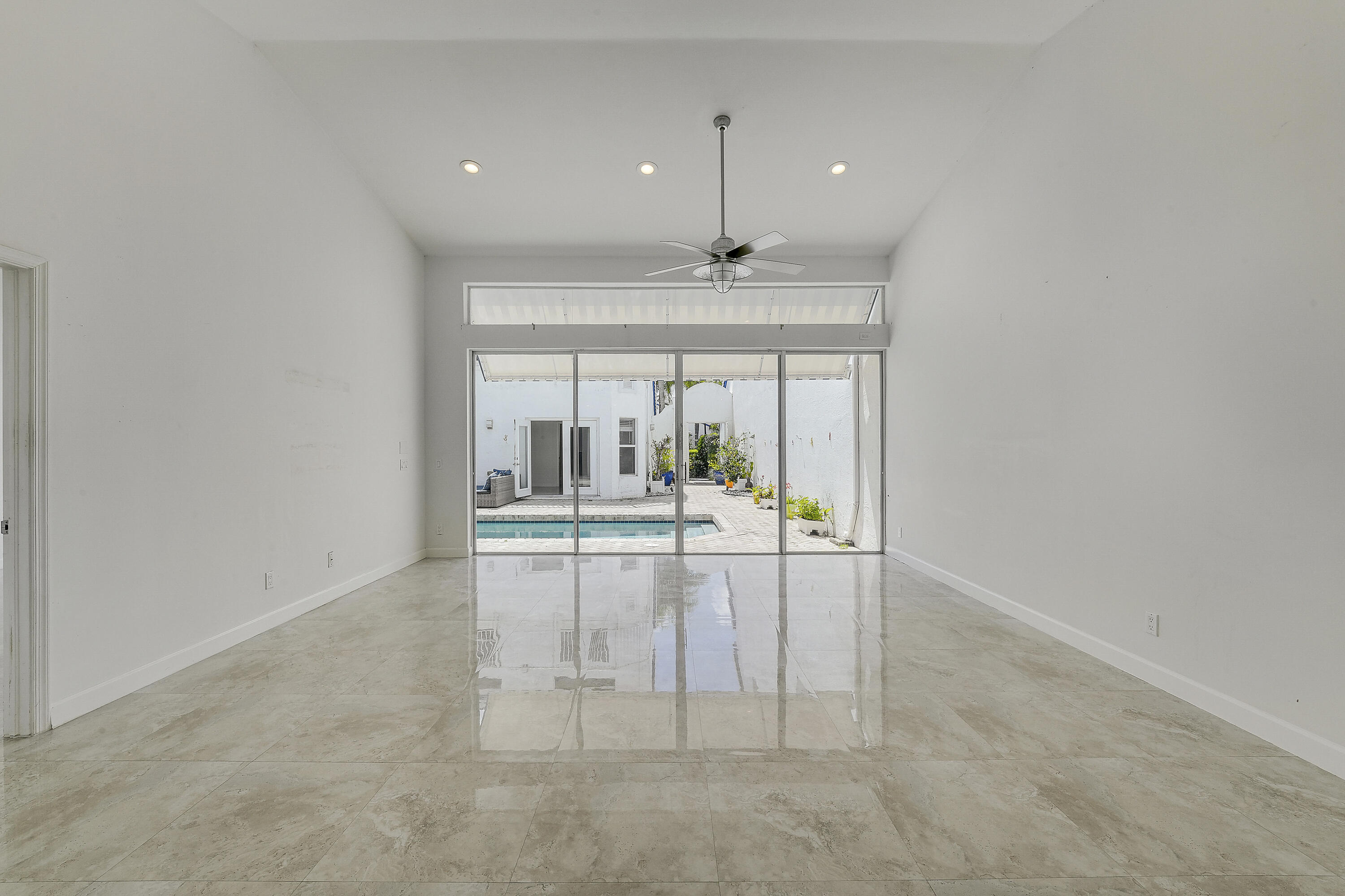 3703 Mykonos Court Boca Raton, FL 33487 - Photo 8 of 48 House-21
