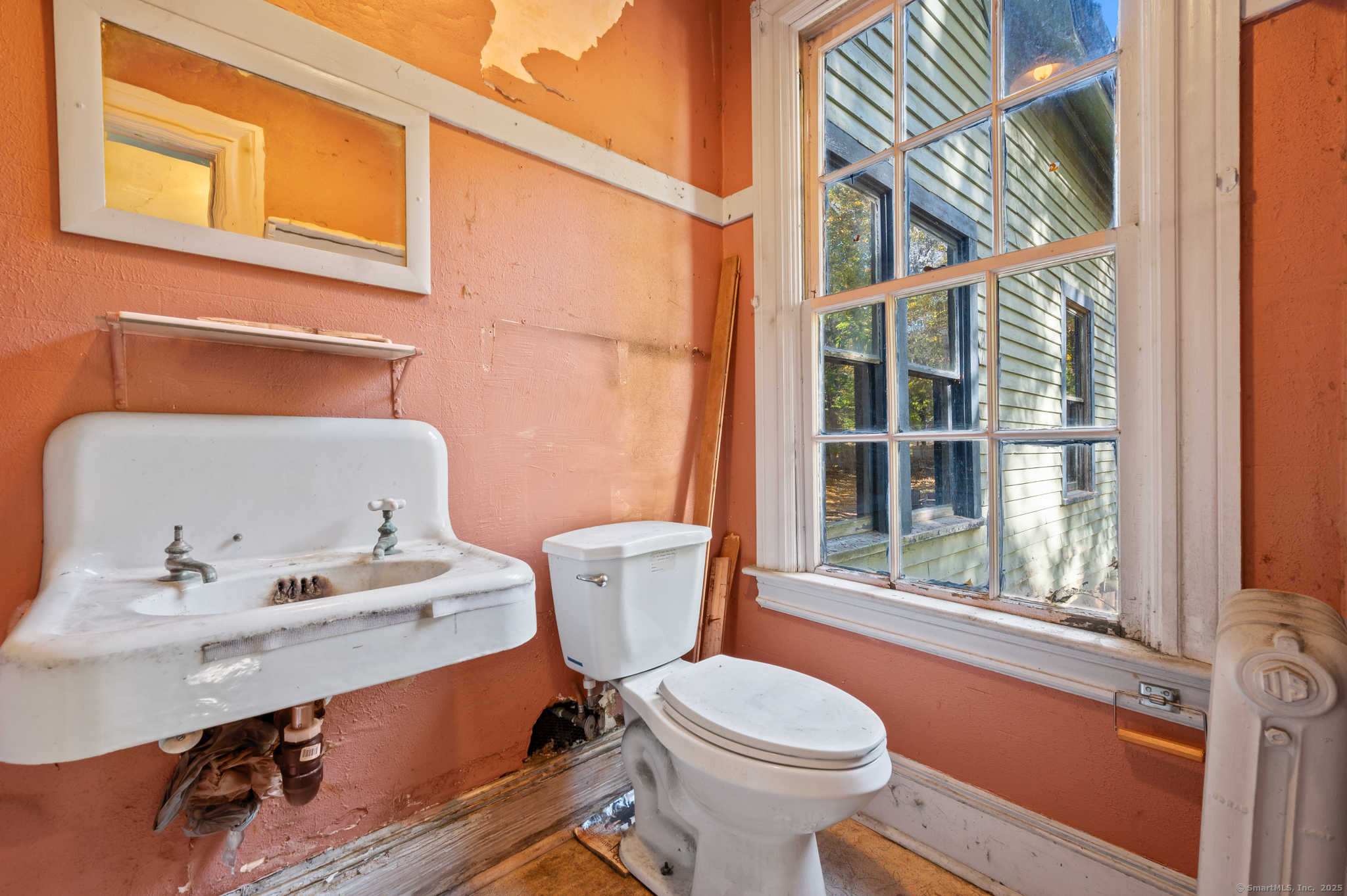 124 River Road Willington, CT 06279 - Photo 15 of 38 a bathroom with a sink a toilet and a bathtub