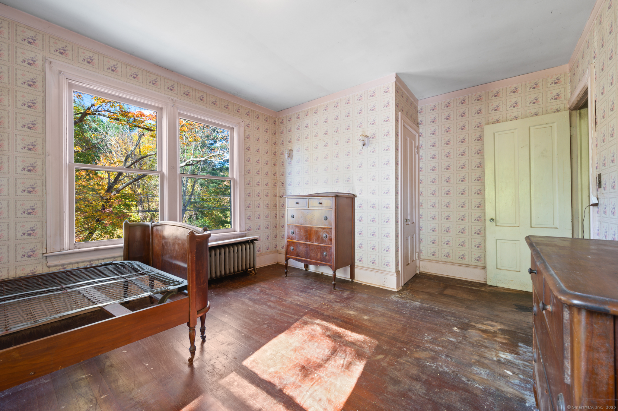 124 River Road Willington, CT 06279 - Photo 36 of 38 a living room with furniture and a window