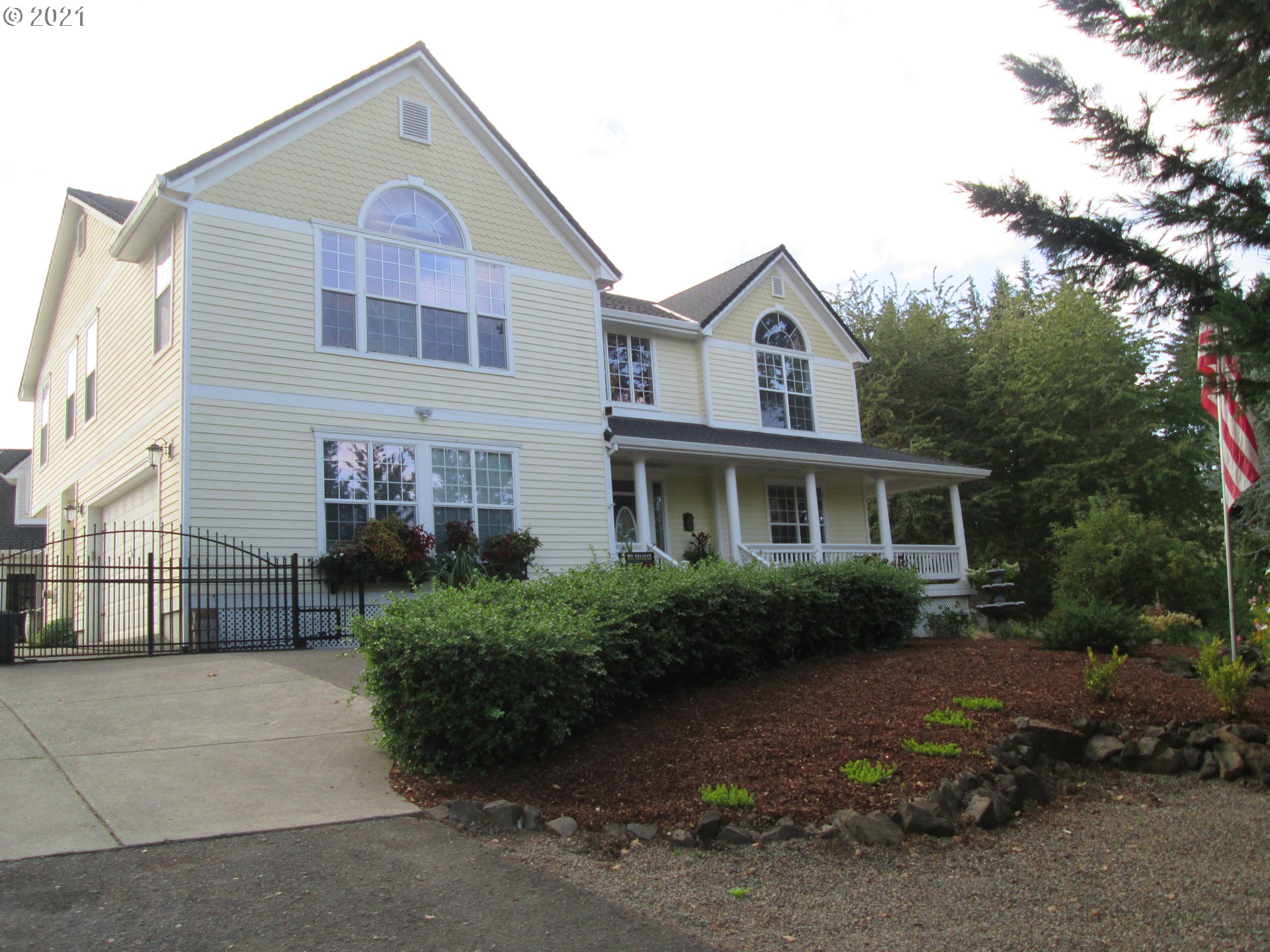 2115 Northwest Thatcher Road Forest Grove, OR 97116 - Photo 2 of 28 Gallery Image 2
