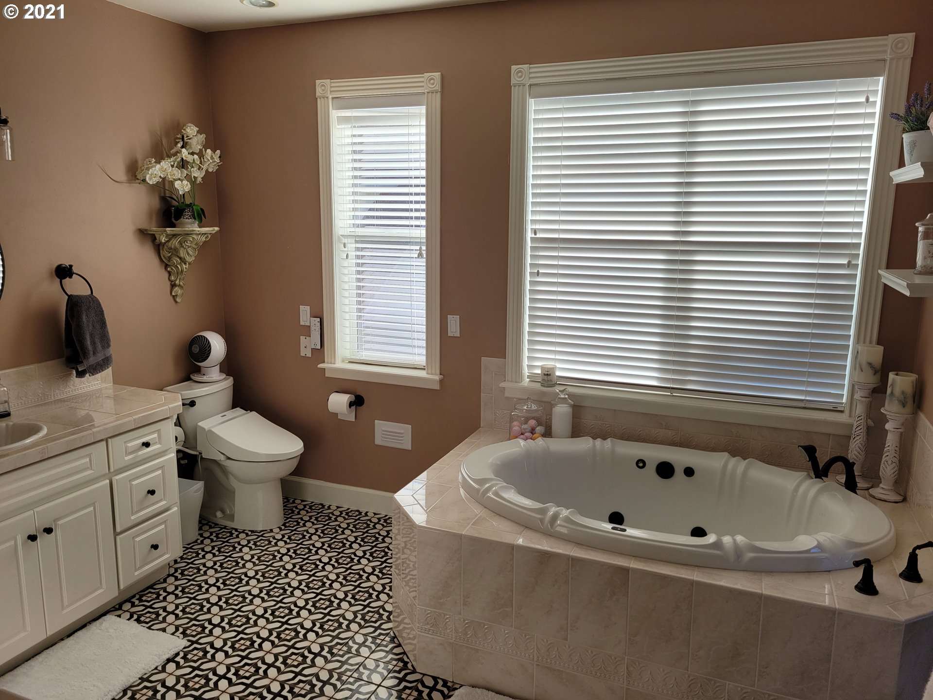 2115 Northwest Thatcher Road Forest Grove, OR 97116 - Photo 18 of 28 Gallery Image 18