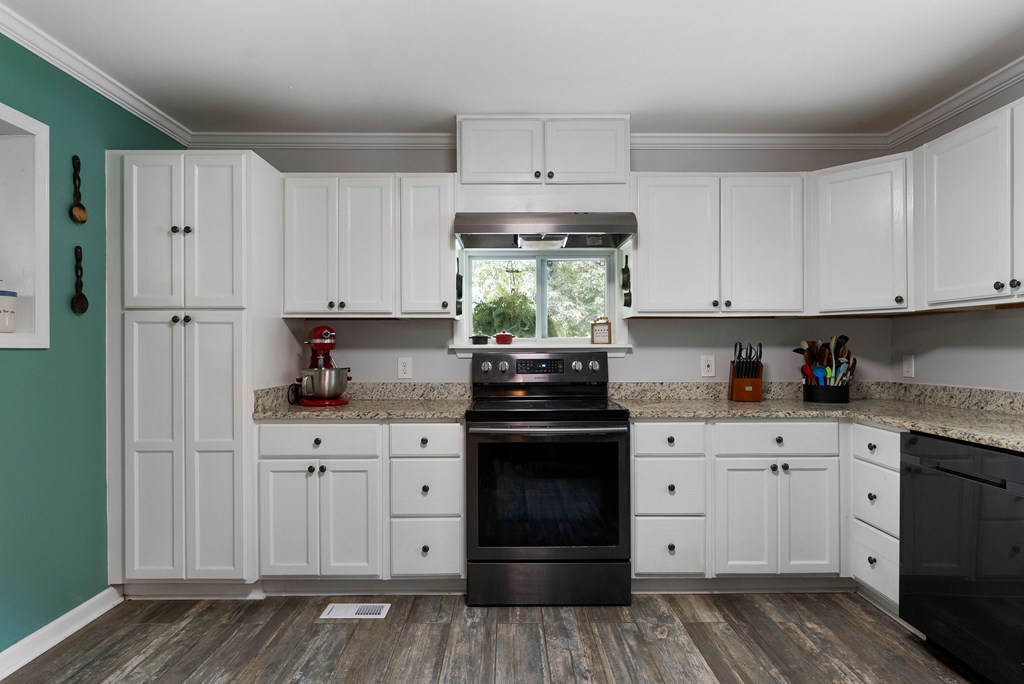 1246 Roland Hayes Parkway Southwest Calhoun, GA 30701 - Photo 16 of 44 Gallery Image 16