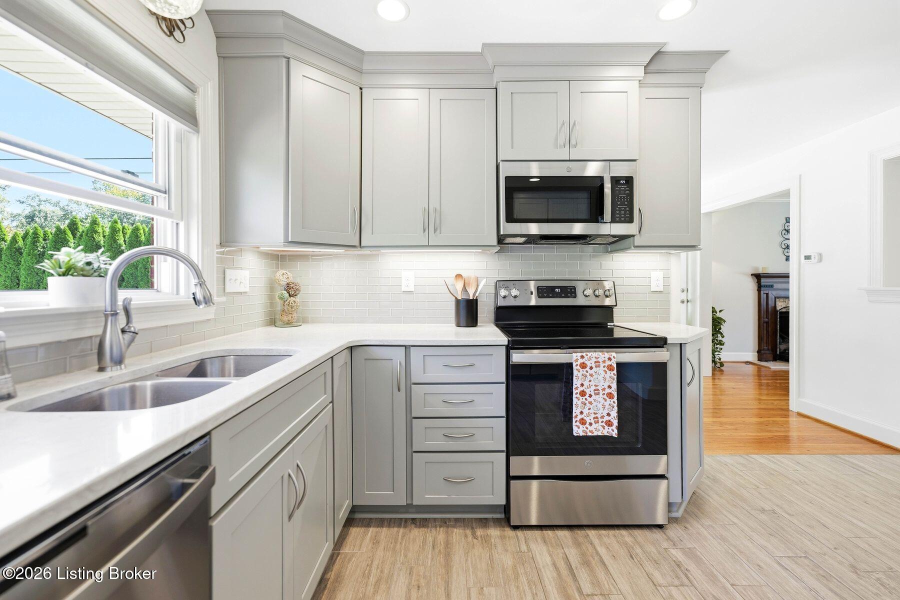111 South Hampton Road Louisville, KY 40222 - Photo 17 of 56 photo_online_024