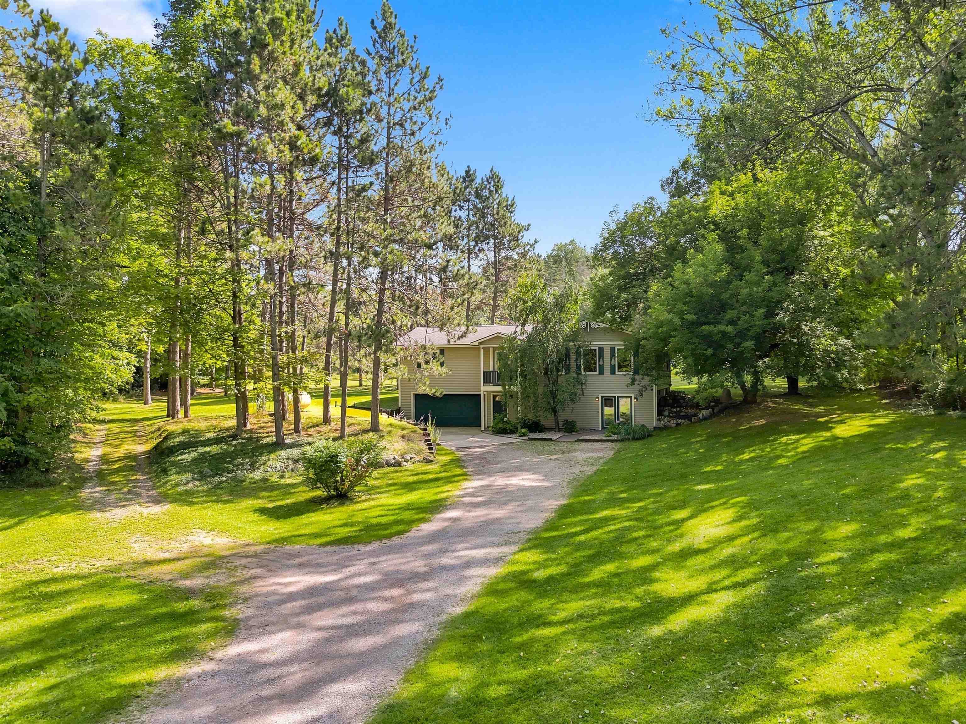 10204 Deal Road Williamsburg, MI 49690 - Photo 28 of 41 1950566-43819f29-befd-407b-b839-74ae582dad74.JPG