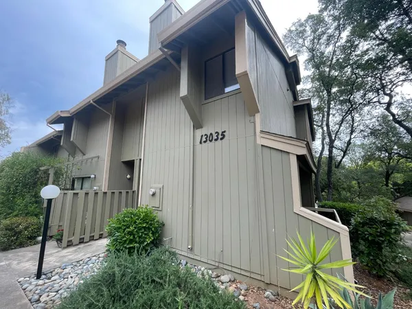 $305,000 | 13035 Lincoln Way, Unit 118, Auburn, CA 95603