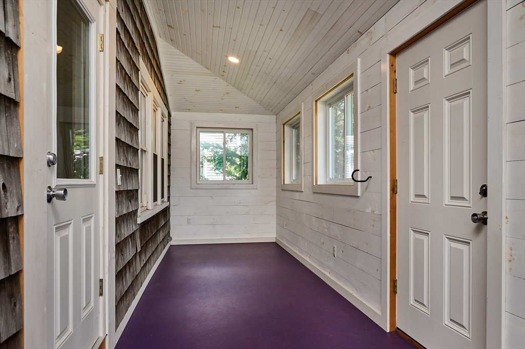 78 Ferry Street Easthampton, MA 01027 - Photo 6 of 35