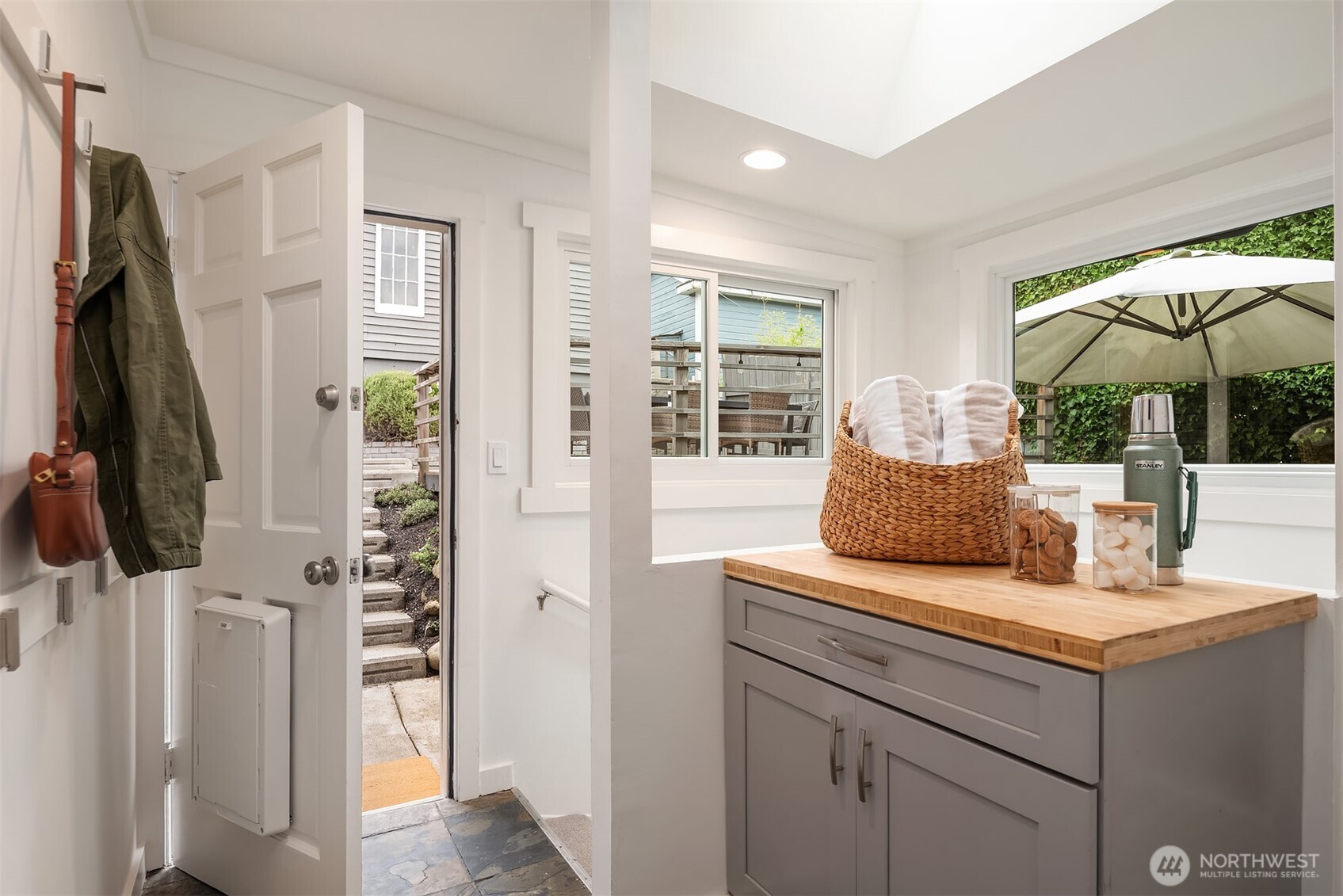 5017 35th Avenue Southwest Seattle, WA 98126 - Photo 14 of 29