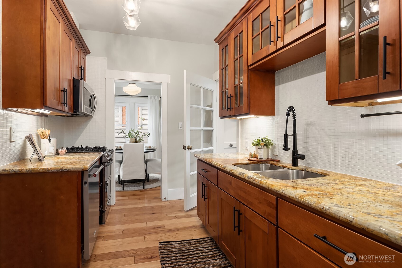 5017 35th Avenue Southwest Seattle, WA 98126 - Photo 9 of 29