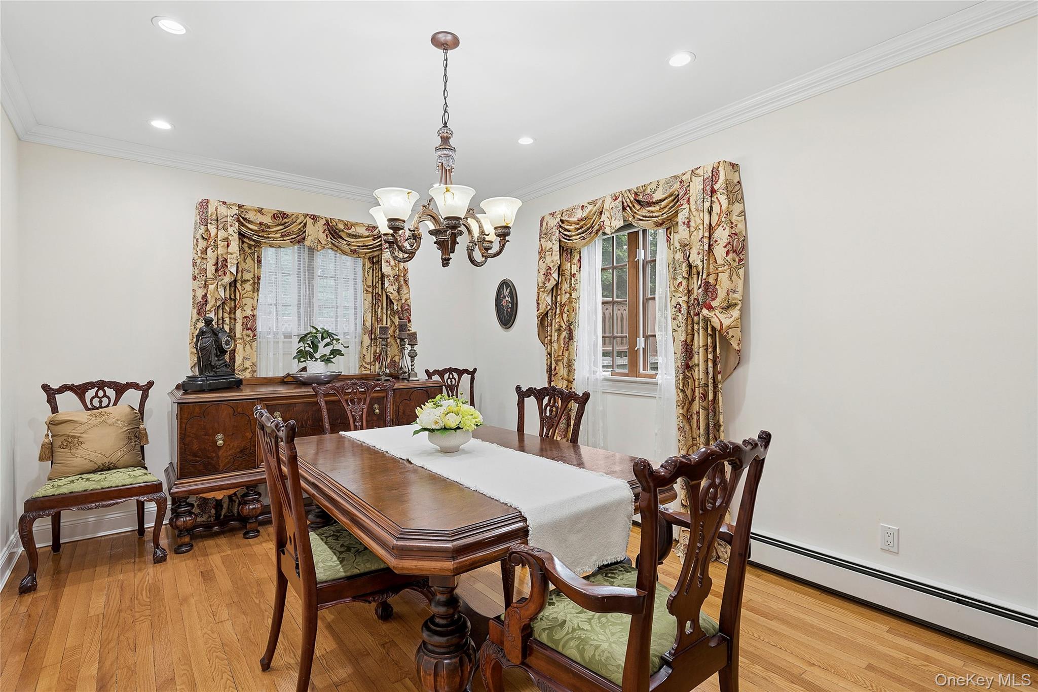 84 Luquer Road Manhasset, NY 11030 - Photo 4 of 30