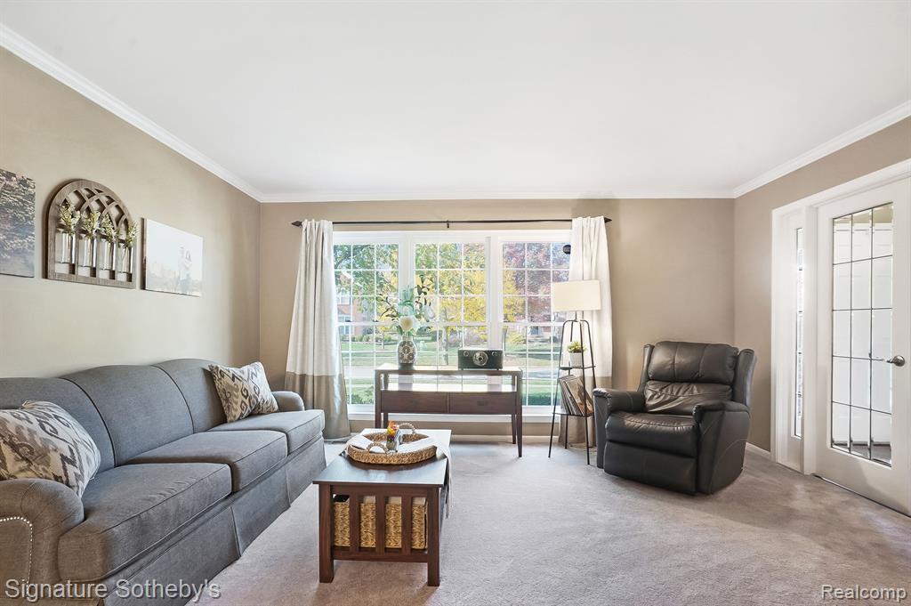 1355 Thames Drive Rochester Hills, MI 48307 - Photo 5 of 36