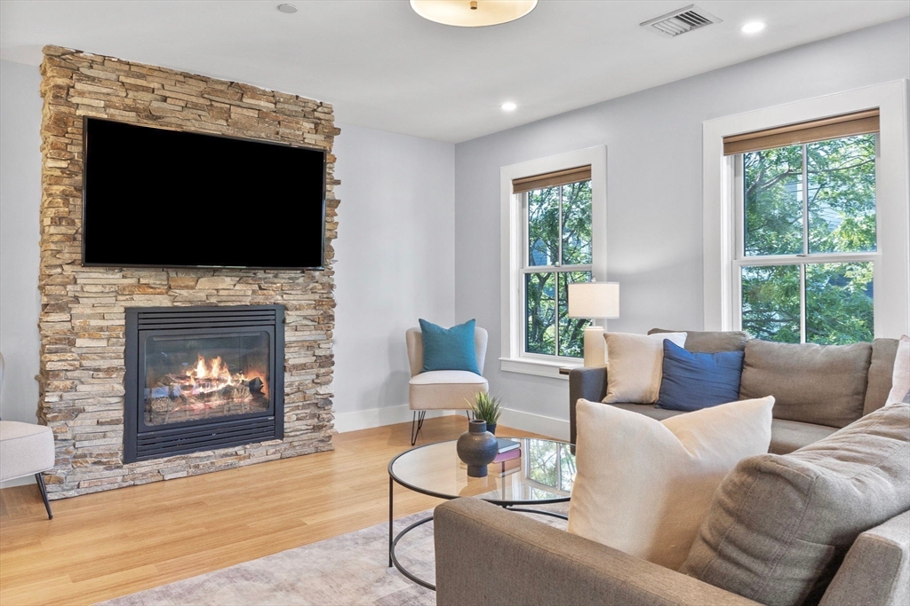 103 Russell Street, Unit 2 Boston, MA 02129 - Photo 4 of 23