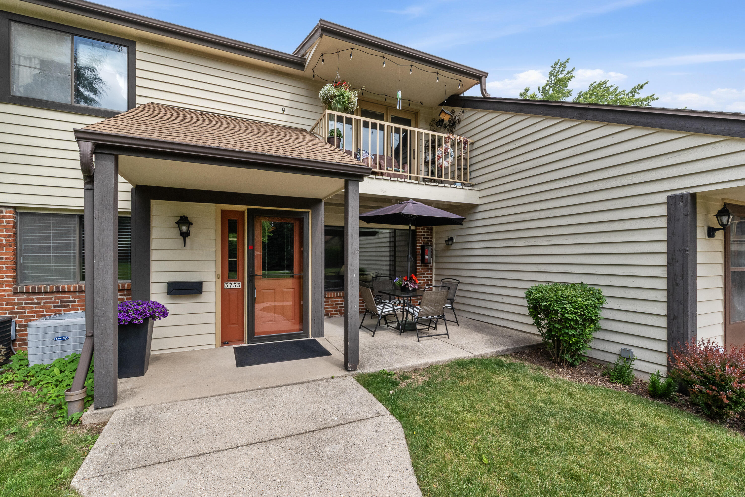 3733 West Loomis Road Greenfield, WI 53221 - Photo 1 of 30 Welcome Home!