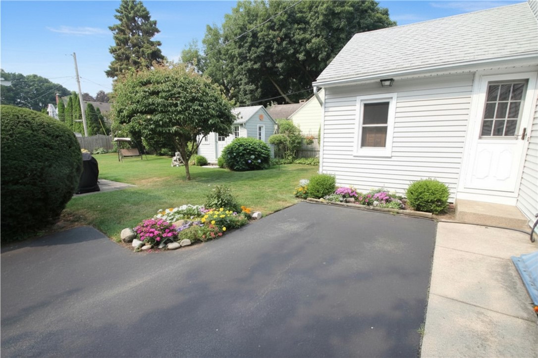 53 Dake Avenue Irondequoit, NY 14617 - Photo 3 of 26