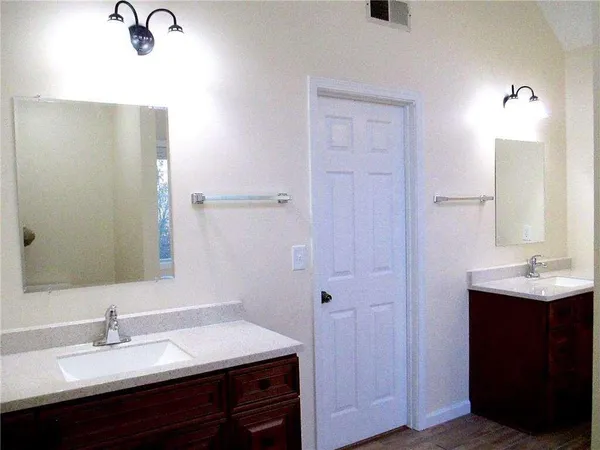 $2,200 | 3040 Oak Meadow Drive, Snellville, GA 30078