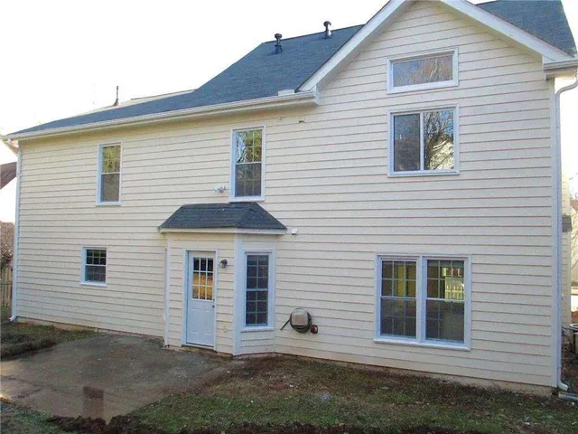 $2,300 | 3040 Oak Meadow Drive, Snellville, GA 30078