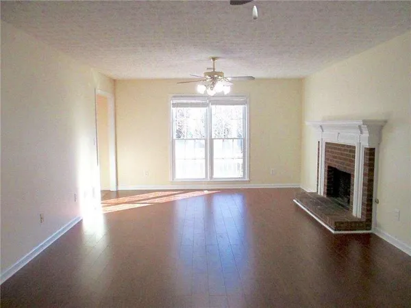 $2,200 | 3040 Oak Meadow Drive, Snellville, GA 30078