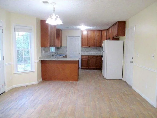 $2,300 | 3040 Oak Meadow Drive, Snellville, GA 30078