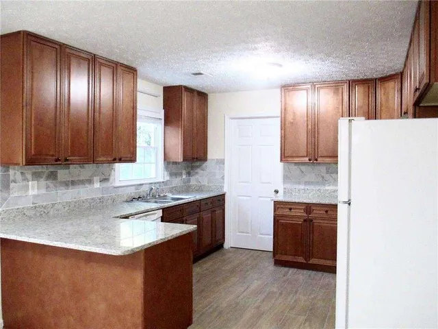 $2,300 | 3040 Oak Meadow Drive, Snellville, GA 30078