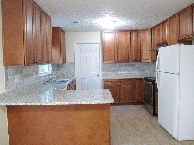 $2,300 | 3040 Oak Meadow Drive, Snellville, GA 30078