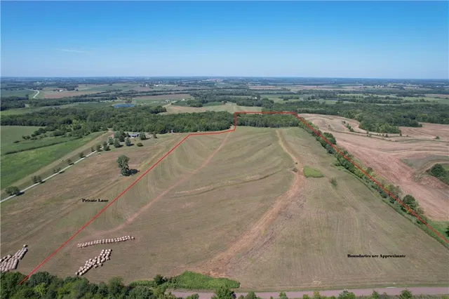$305,000 | Spring Holler Road, Easton, MO 64443