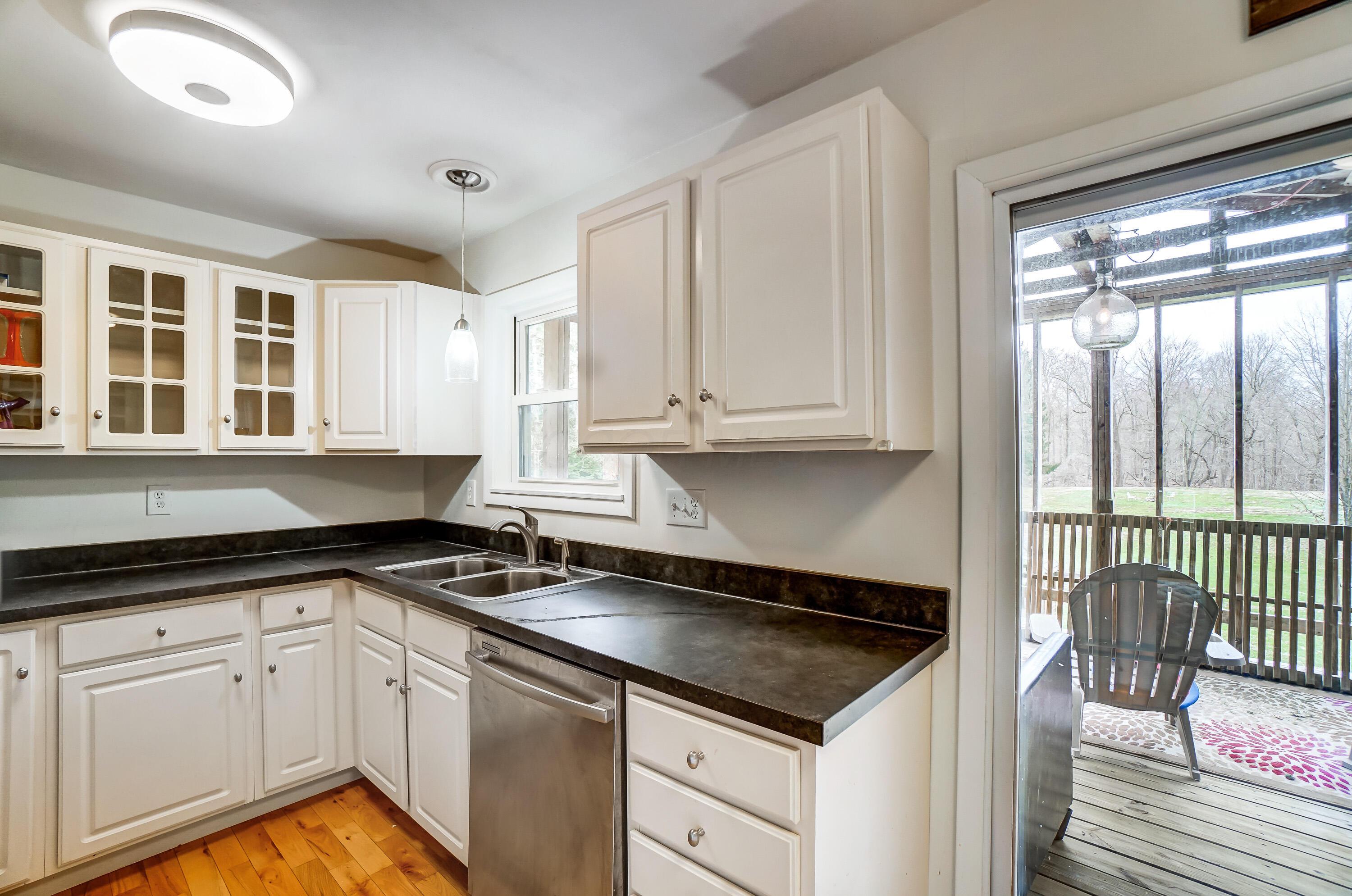 8319 Lafayette Road Northwest Newark, OH 43055 - Photo 13 of 40 012-kitchen