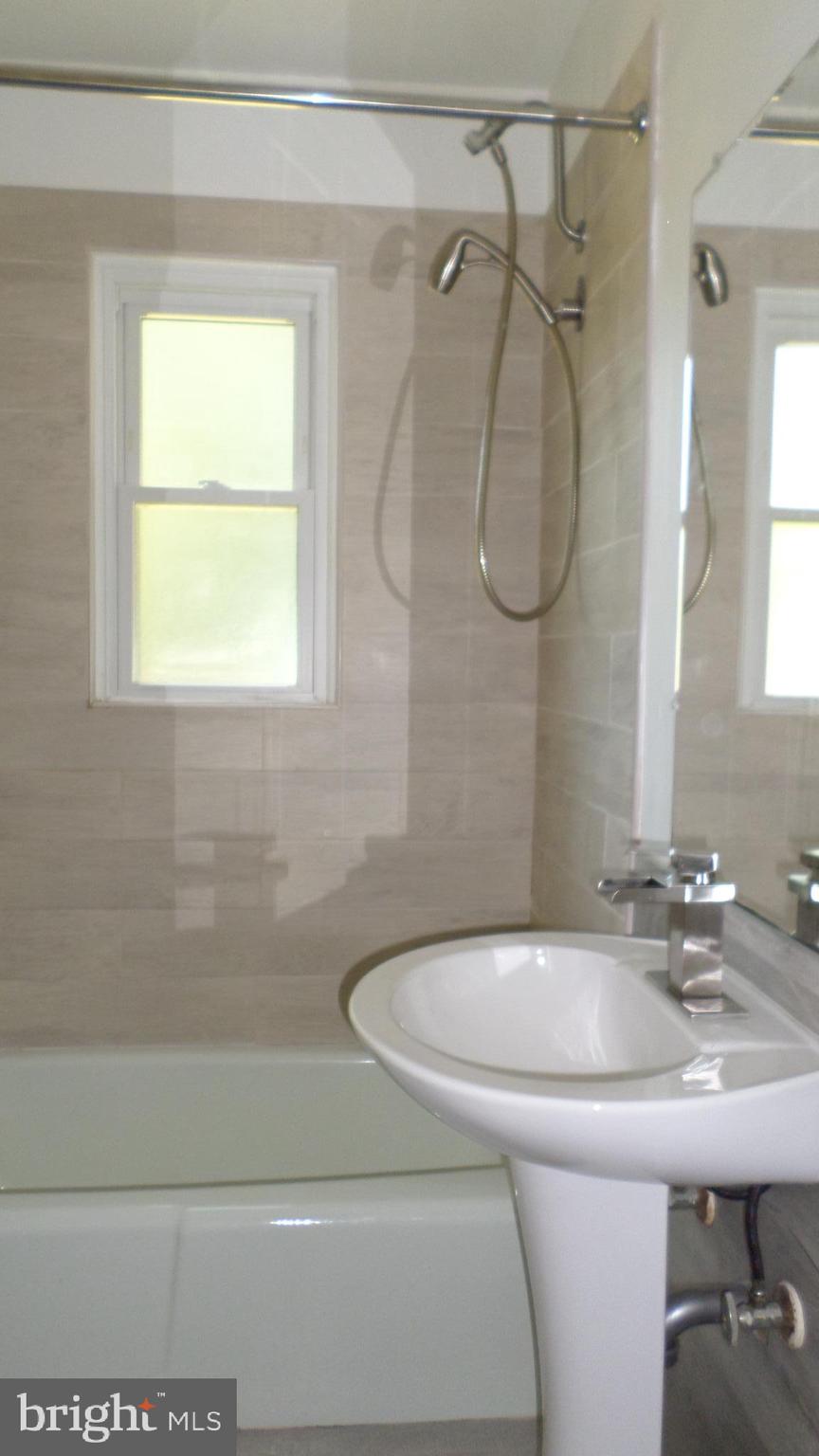 430 Holly Way Colonial Beach, VA 22443 - Photo 8 of 17 bathroom