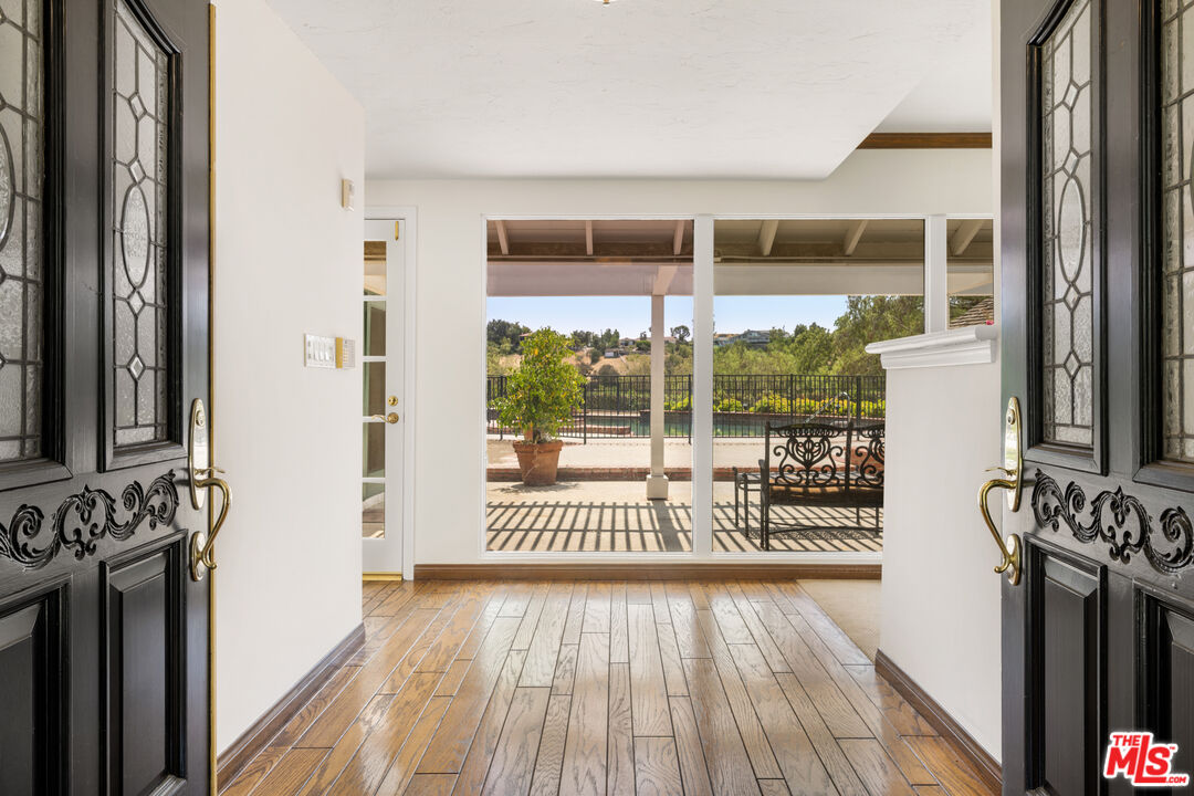 5860 Fitzpatrick Road Hidden Hills, CA 91302 - Photo 16 of 19 Gallery Image 16